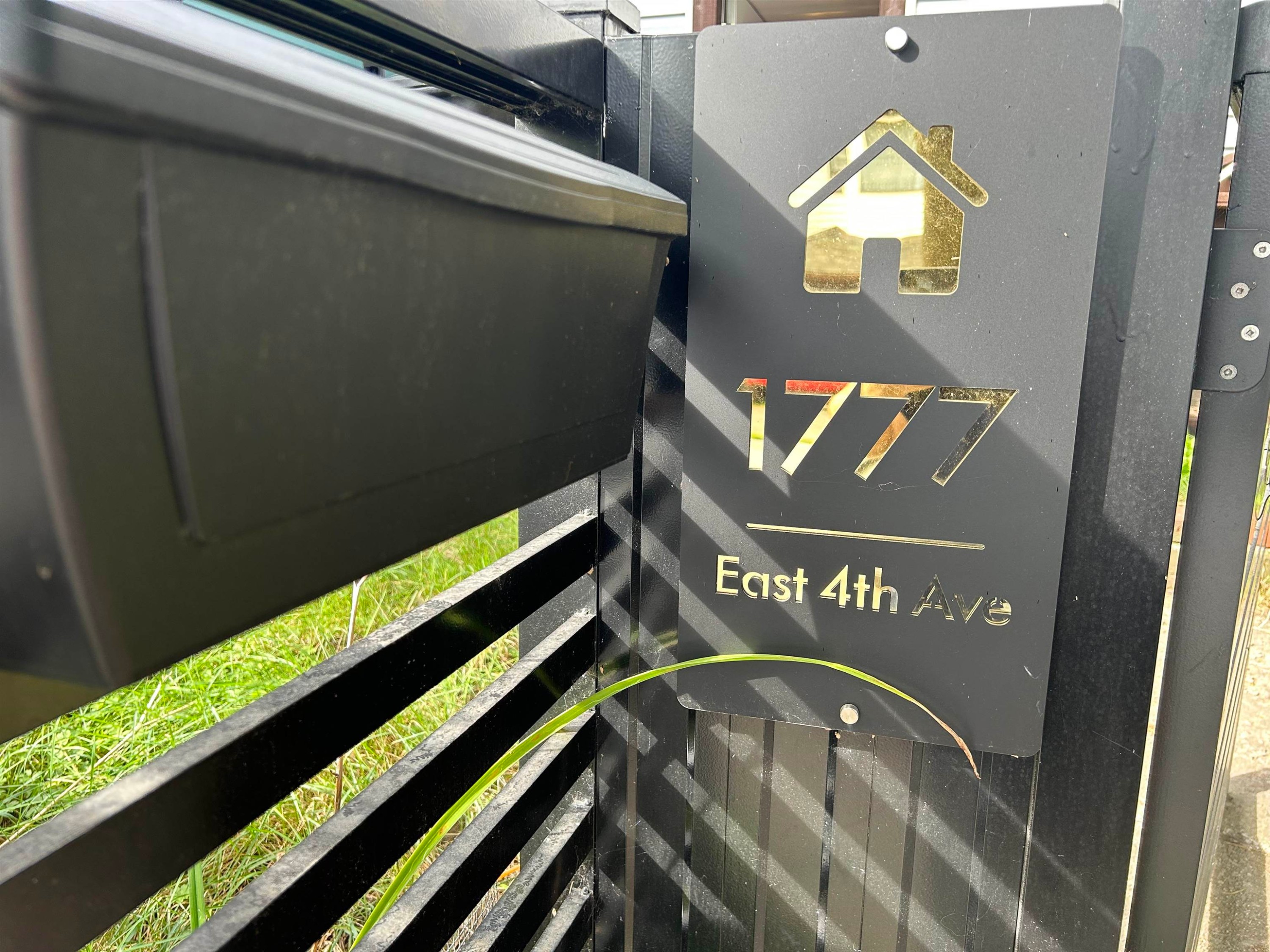 1777 4Th Avenue E, Vancouver, BC