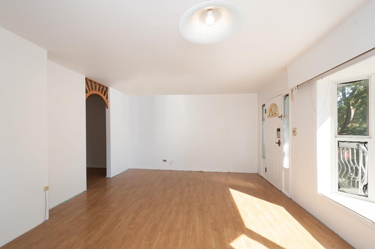 1777 4Th Avenue E, Vancouver, BC
