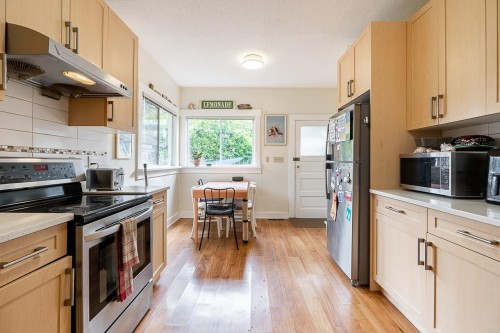 4534 5Th Avenue W, Vancouver, BC 