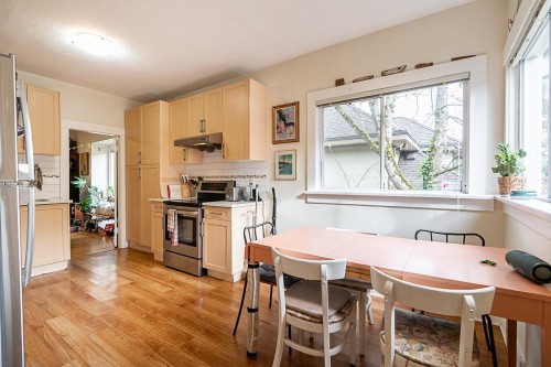4534 5Th Avenue W, Vancouver, BC 