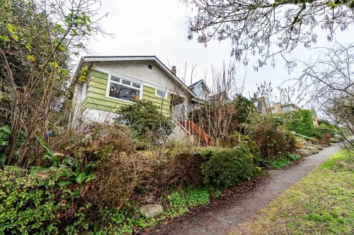 4534 5Th Avenue W, Vancouver, BC 