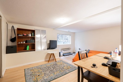 4534 5Th Avenue W, Vancouver, BC 