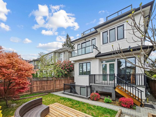 4555 9Th Avenue W, Vancouver, BC 