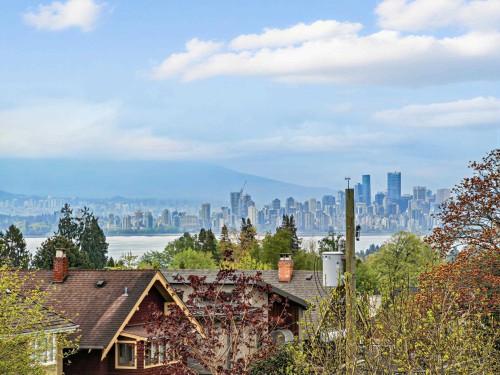 4555 9Th Avenue W, Vancouver, BC 