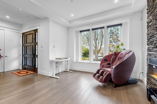 4555 9Th Avenue W, Vancouver, BC 
