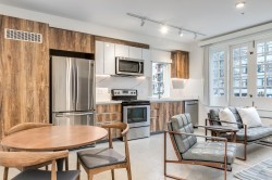 107-1170 Barclay Street Vancouver, BC V6E 1H1
