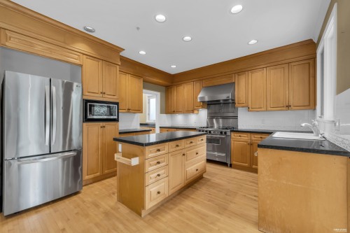 4648 2Nd Avenue W, Vancouver, BC 