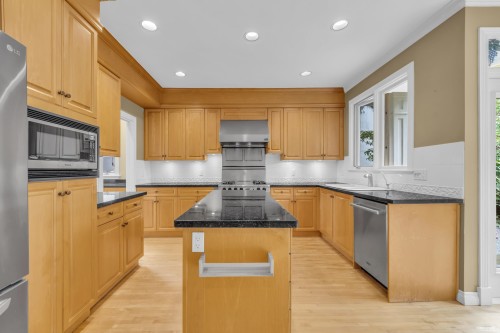 4648 2Nd Avenue W, Vancouver, BC 
