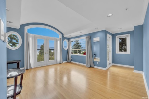 4648 2Nd Avenue W, Vancouver, BC 
