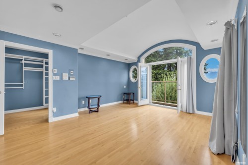 4648 2Nd Avenue W, Vancouver, BC 