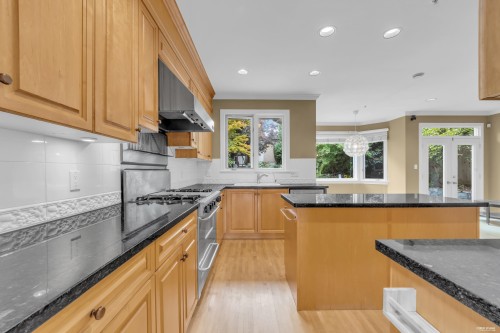 4648 2Nd Avenue W, Vancouver, BC 