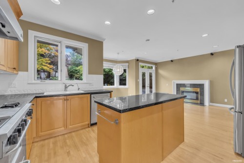 4648 2Nd Avenue W, Vancouver, BC 