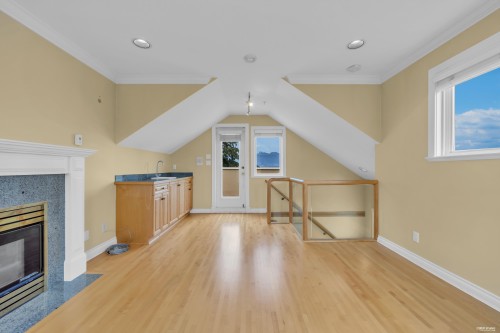 4648 2Nd Avenue W, Vancouver, BC 
