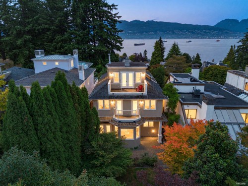 4648 2Nd Avenue W, Vancouver, BC 