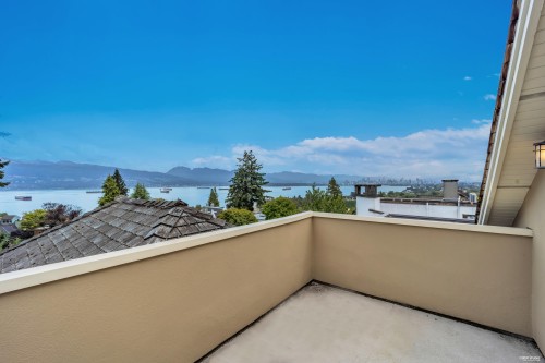 4648 2Nd Avenue W, Vancouver, BC 
