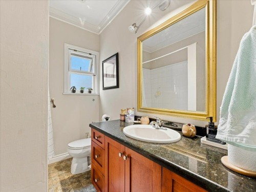 2579 45Th Avenue W, Vancouver, BC 