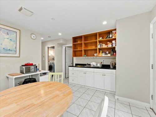2579 45Th Avenue W, Vancouver, BC 