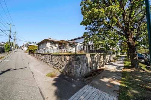 715 63Rd Avenue E, Vancouver, BC 