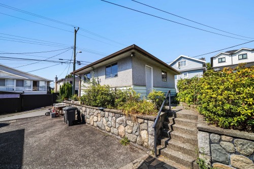 715 63Rd Avenue E, Vancouver, BC 