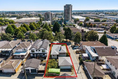 715 63Rd Avenue E, Vancouver, BC 