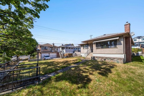 715 63Rd Avenue E, Vancouver, BC 