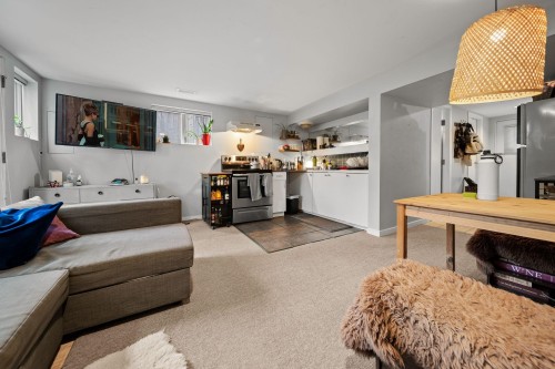 4311 14Th Avenue W, Vancouver, BC 