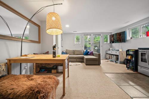 4311 14Th Avenue W, Vancouver, BC 