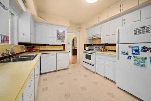 4311 14Th Avenue W, Vancouver, BC 