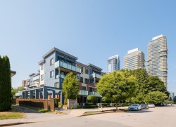 211-6533 Mckay Avenue Burnaby, BC V5H 2V5