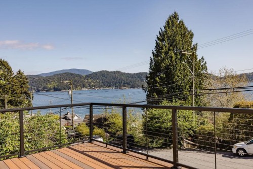 462 Central Avenue  Gibsons, BC V0N 1V1