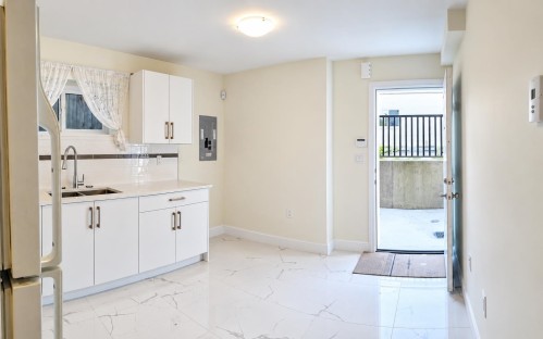 8221 Fremlin Street, Vancouver, BC 