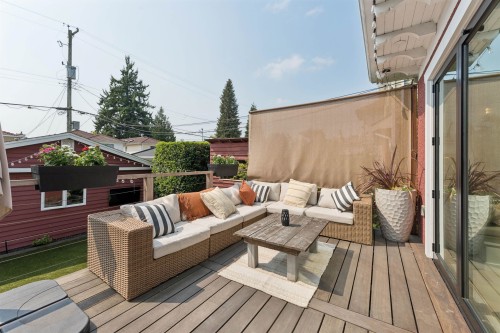 1250 11Th Avenue E, Vancouver, BC 