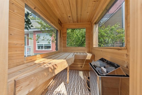 1250 11Th Avenue E, Vancouver, BC 