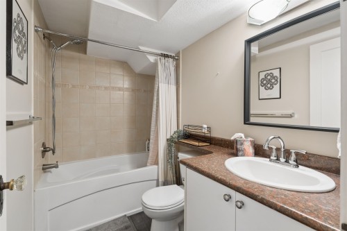 1250 11Th Avenue E, Vancouver, BC 