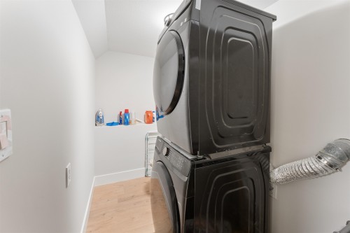 1250 11Th Avenue E, Vancouver, BC 