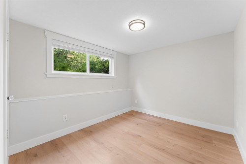 1250 11Th Avenue E, Vancouver, BC 