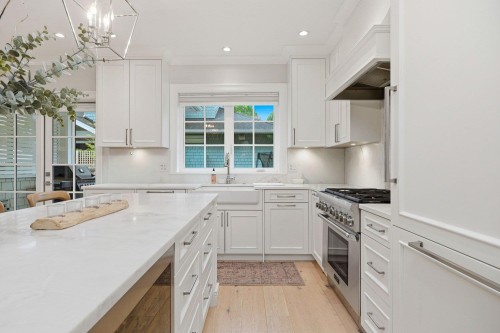 1242 23Rd Avenue E, Vancouver, BC 