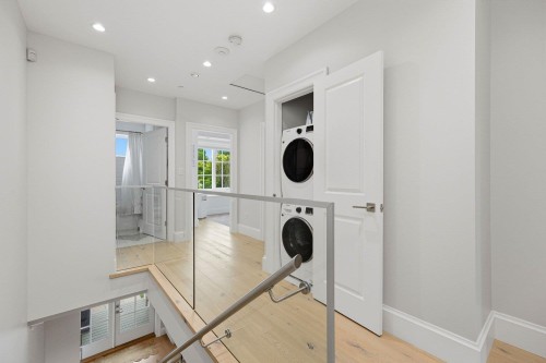 1242 23Rd Avenue E, Vancouver, BC 