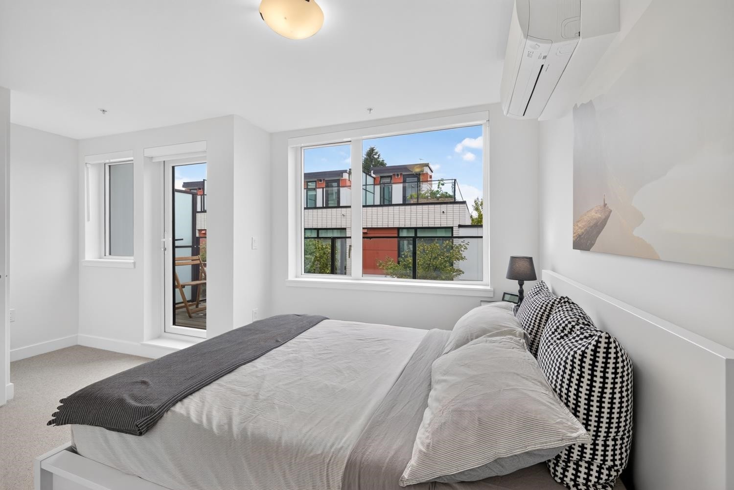 561 29Th Avenue W, Vancouver, BC
