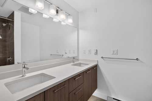 561 29Th Avenue W, Vancouver, BC 