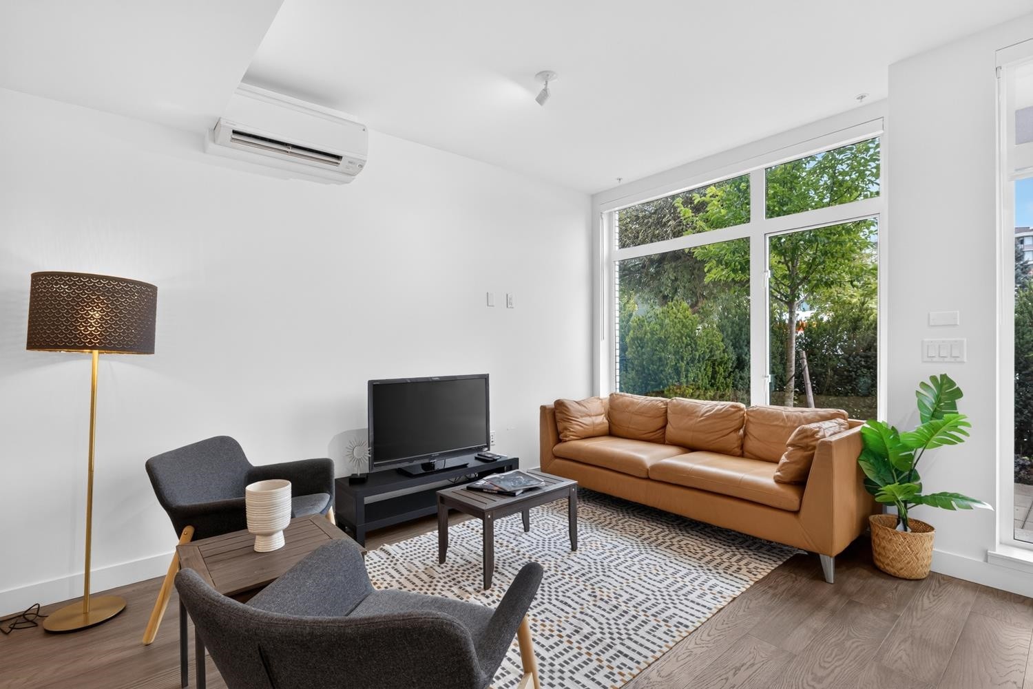 561 29Th Avenue W, Vancouver, BC