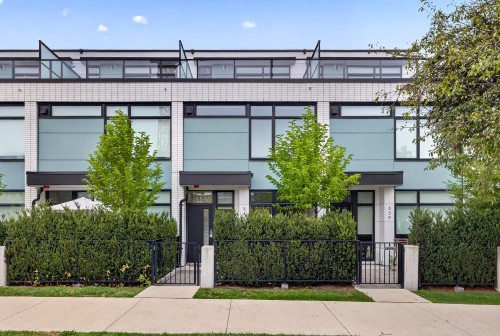 561 29Th Avenue W, Vancouver, BC 