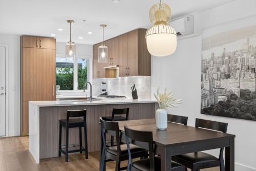 561 29Th Avenue W, Vancouver, BC 