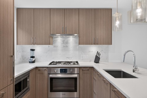 561 29Th Avenue W, Vancouver, BC 