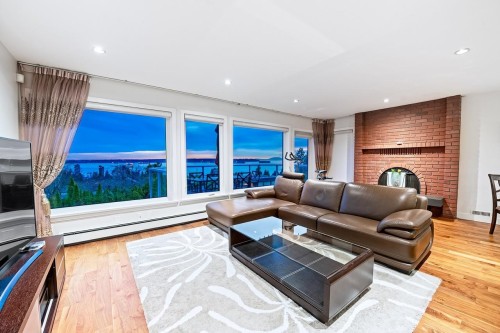 2272 Nelson Avenue, West Vancouver, BC 