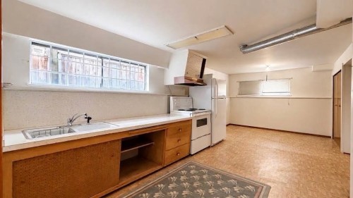 817 64Th Avenue W, Vancouver, BC 