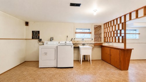 817 64Th Avenue W, Vancouver, BC 