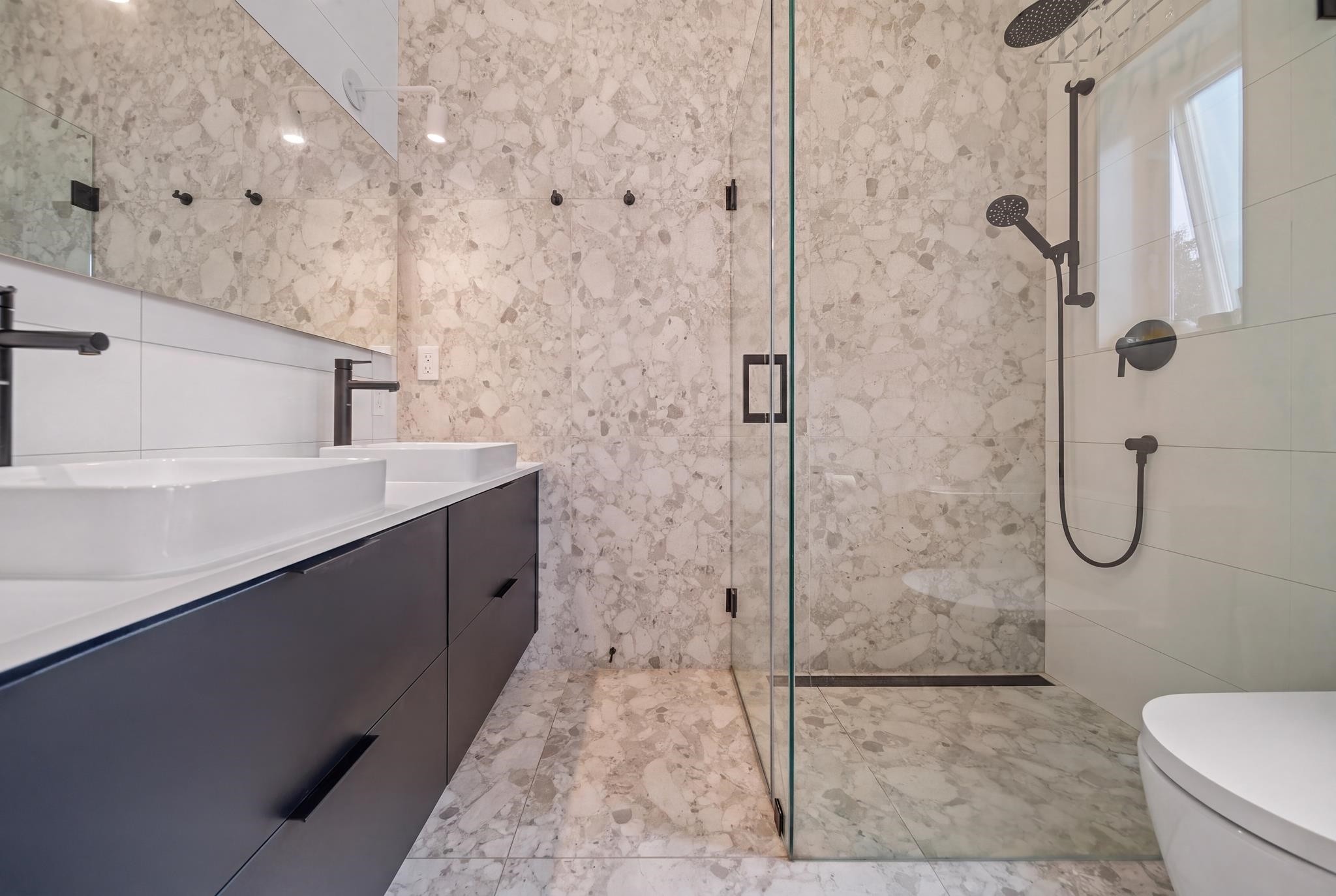 1438 17Th Avenue E, Vancouver, BC