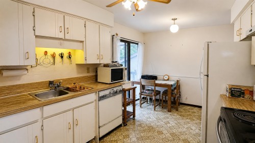 3232 Salt Spring Avenue, Coquitlam, BC 