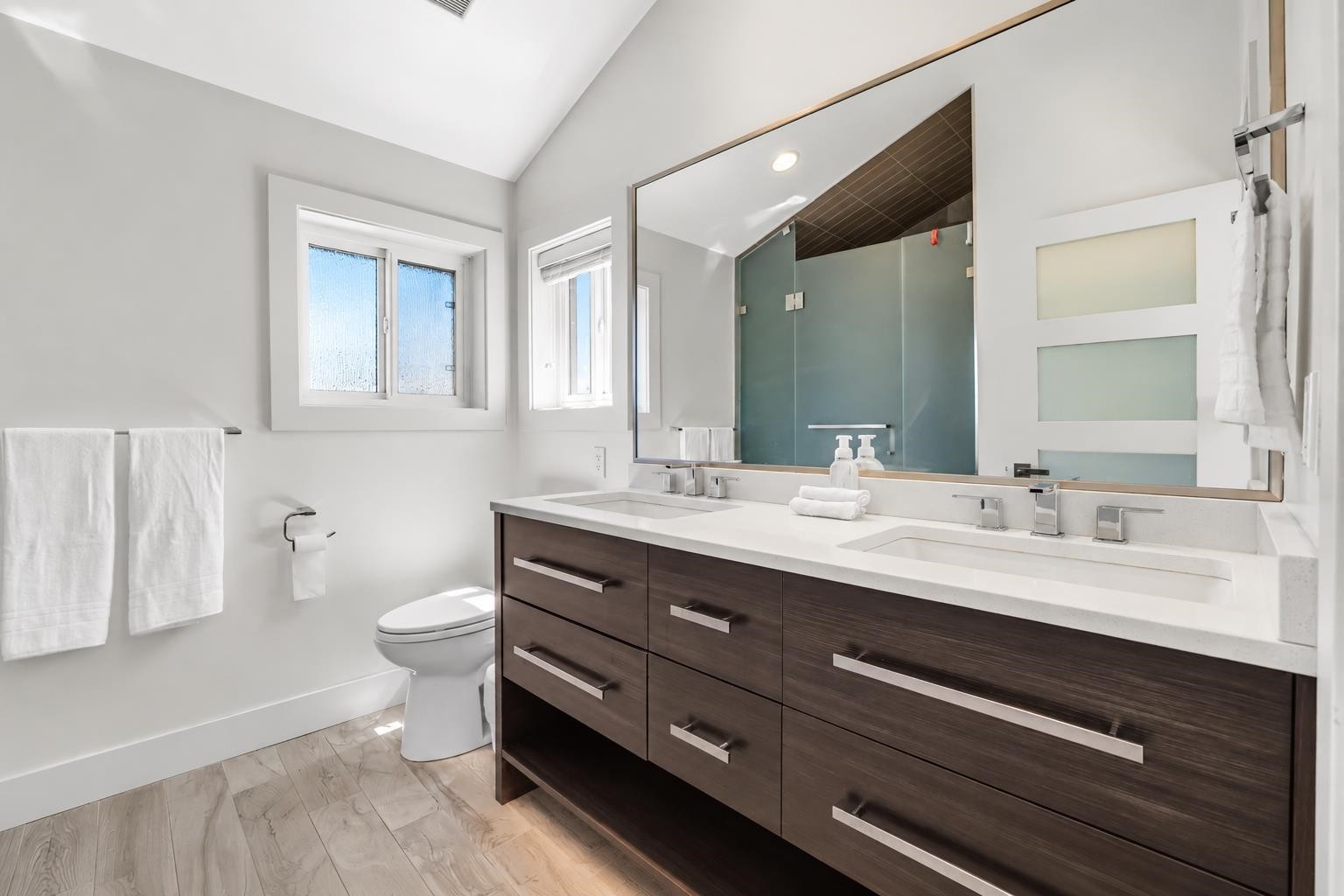 730 11Th Avenue E, Vancouver, BC